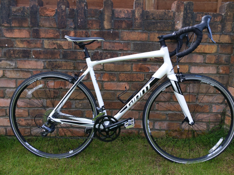 Giant Contend 2 Road Bike -M/L 